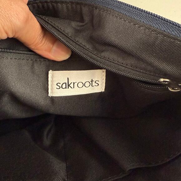 Sakroots Blue Westwood Indigo Crossbody Lightweight Mult-Pocket Travel Purse - Picture 8 of 8